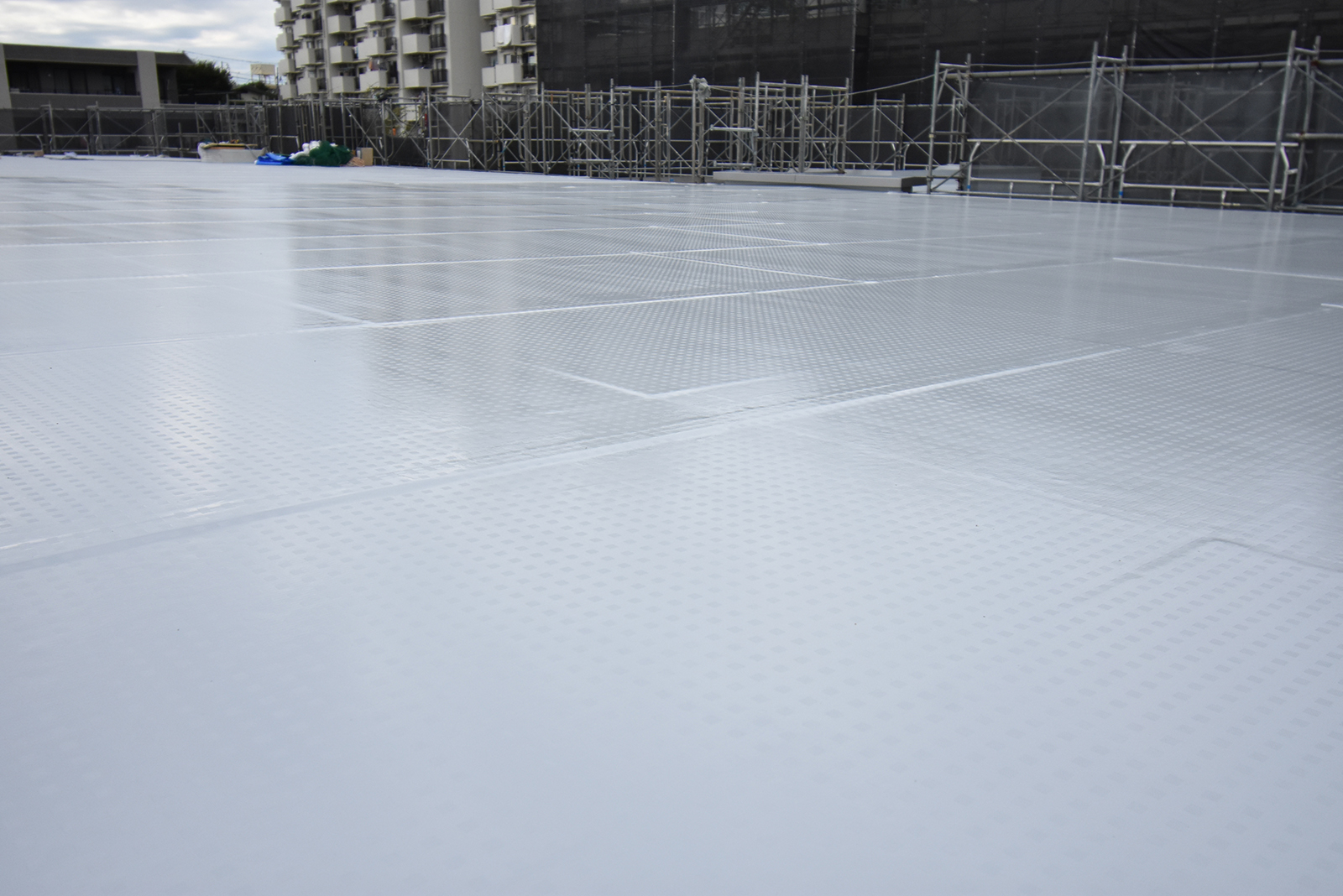 屋上防水工事は建物に適した防水工法を選ぼう｜シート防水の施工例