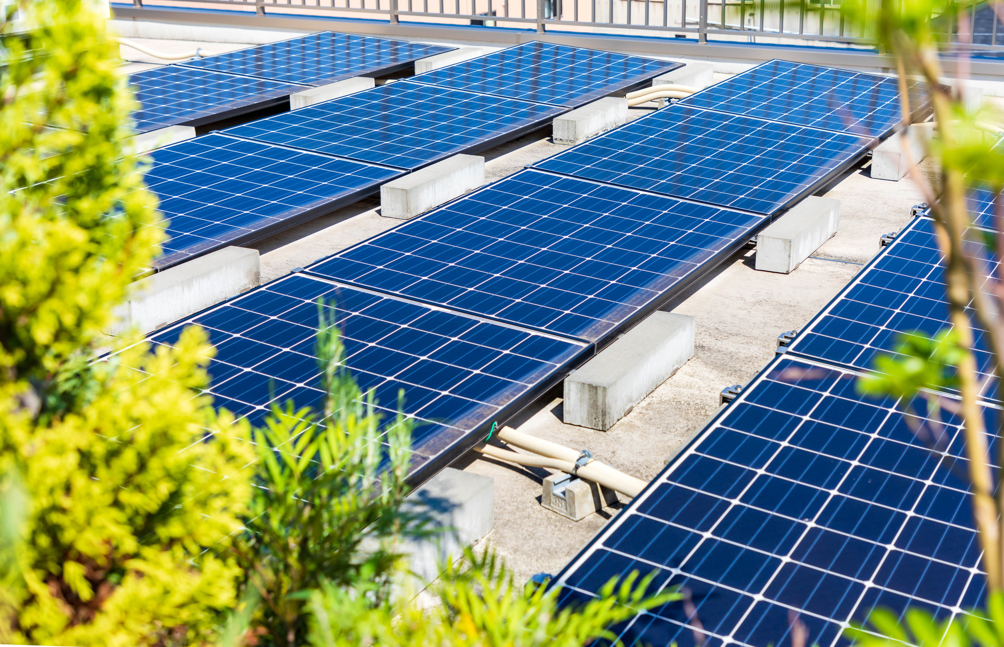 マンションへ太陽光発電を導入するメリット・デメリット｜関東防水管理事業協同組合事務局