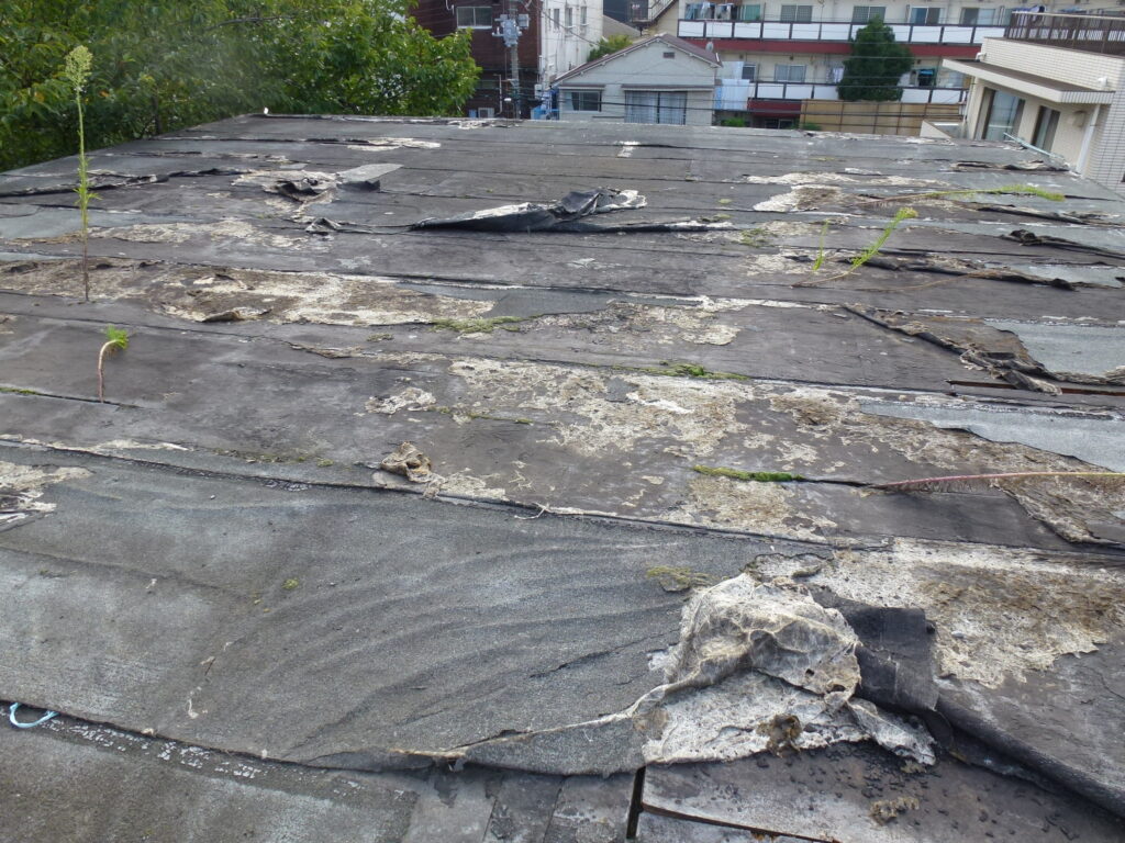アスファルト防水の劣化症状のサイン